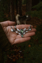 Load image into Gallery viewer, Oak Fae Necklace