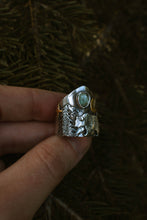 Load image into Gallery viewer, Scenic Bear Shield Ring MADE TO SIZE