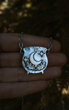 Load image into Gallery viewer, Terrasen Cauldron Necklace