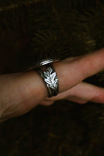 Load image into Gallery viewer, Wolf Ring Size 8